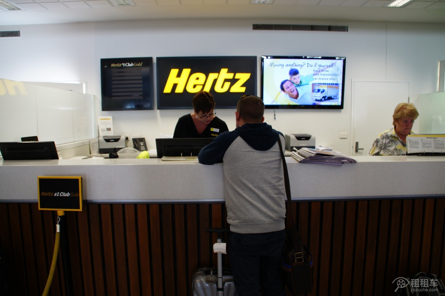 Hertz-Launceston Airport-477-store