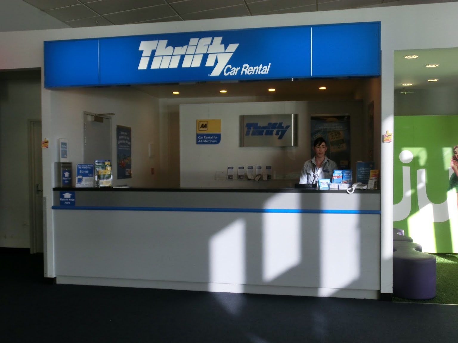 Thrifty-Dunedin Airport-34008-store