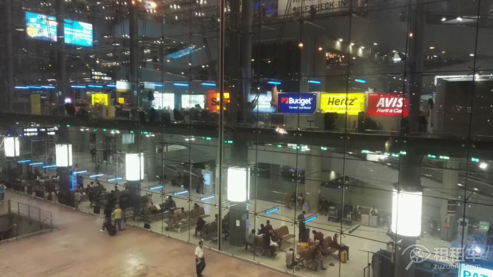 Hertz-Suvarnabhumi Airport-90-store
